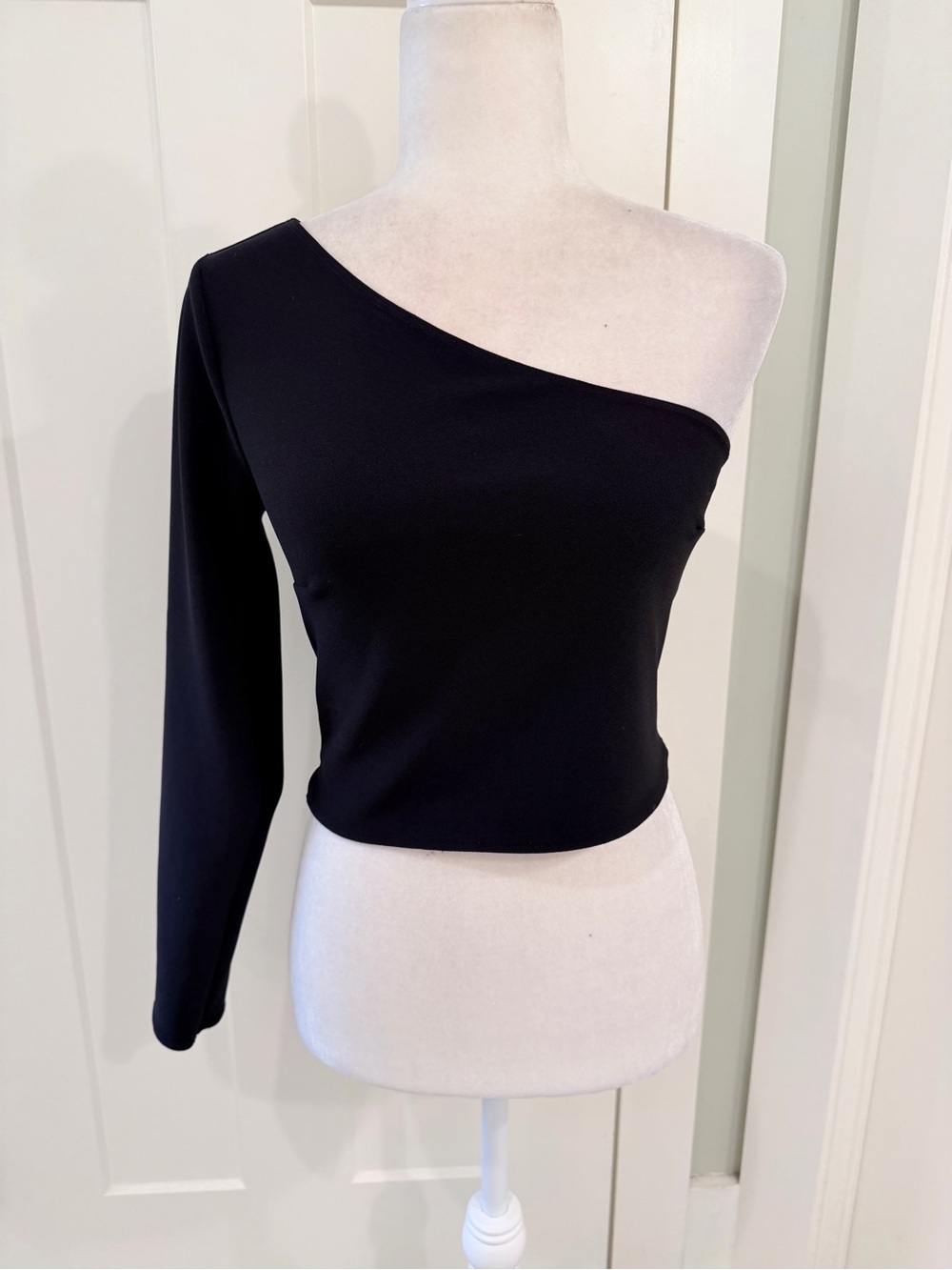 Abercrombie & Fitch One Shoulder Top